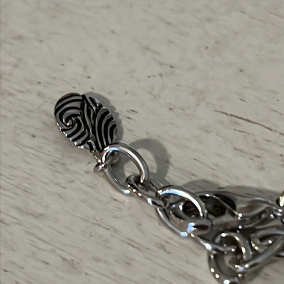 Chic Silver and Blue Gemstone Necklace - Picture 4 of 7